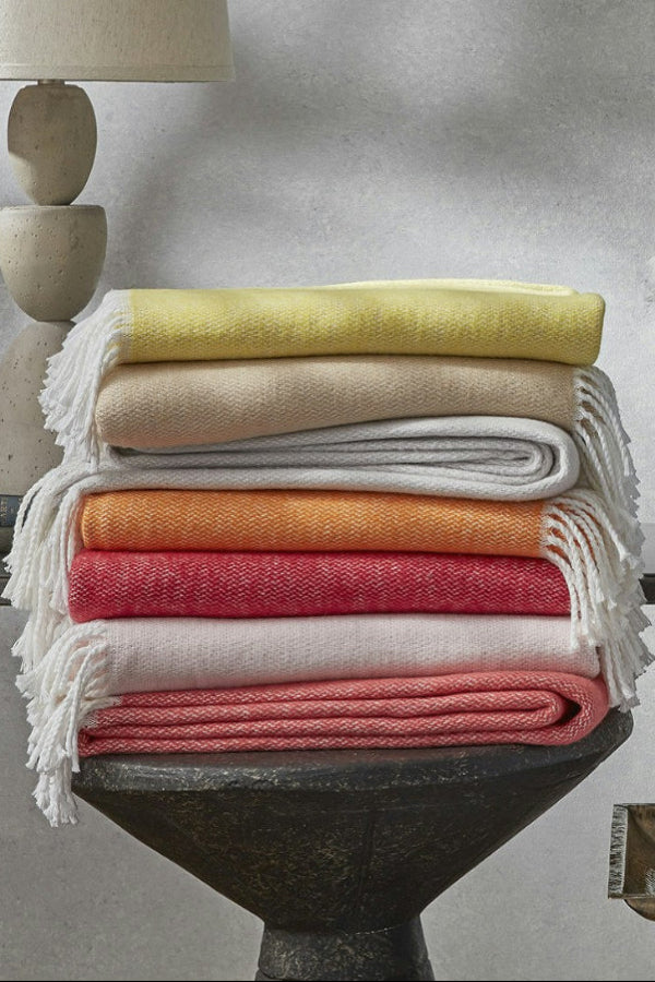 Pezzo Throw