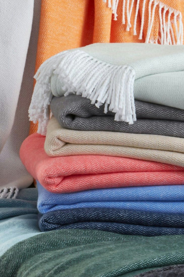 Pezzo Throw